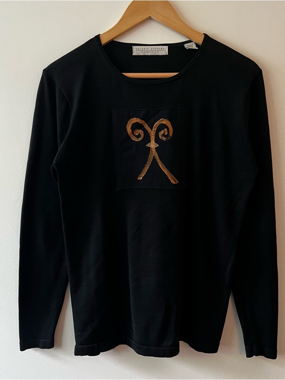 Vintage Valerie Stevens Black Long Sleeve Graphic Patch 100% Silk Knit top S EUC